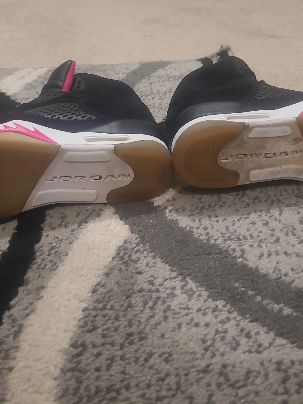 Air Jordan 5 Retro GS 'Deadly Pink' Size 5Y Missing One Lace